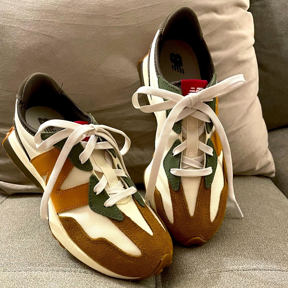 New Balance 327 - Kids 4.5/Wmns 6